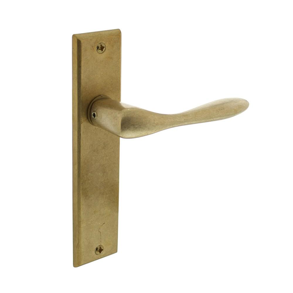 Deurkruk Banaan met schild 181x41x7mm blind messing getrommeld afbeelding
